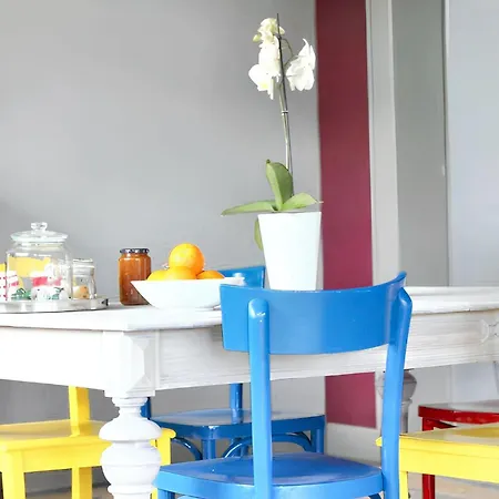 בית נופש Charming House In With Terrace *