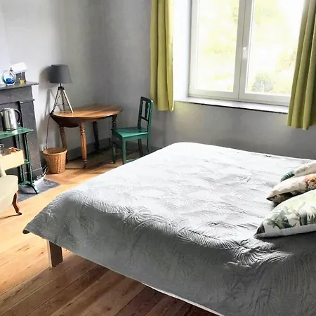 בית נופש Charming House In With Terrace